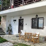 To της λίμνης 2 Kalývia Fylaktís