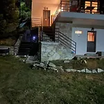 To της λίμνης 2 Gæstehus 3*