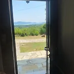To της λίμνης 2 Pensiune