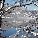 To της λίμνης 2 3*