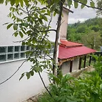 To της λίμνης 2