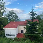 To της λίμνης 2 3*