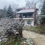 To της λίμνης 2 Gæstehus Kalývia Fylaktís