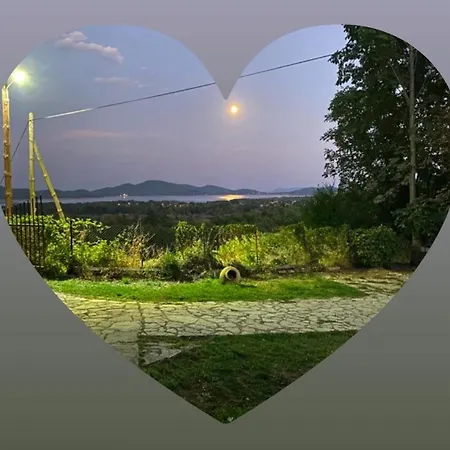 To της λίμνης 2 3* Kalývia Fylaktís