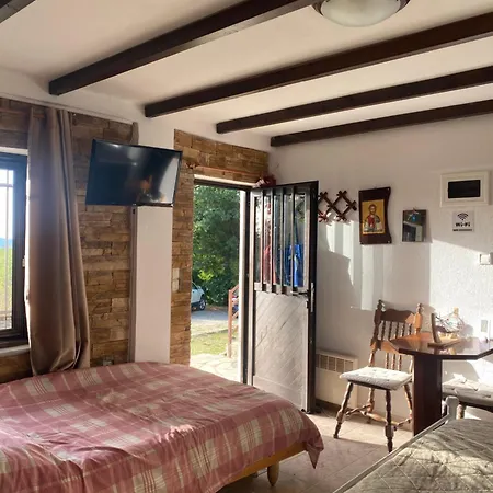 To της λίμνης 2 Gasthof 3*