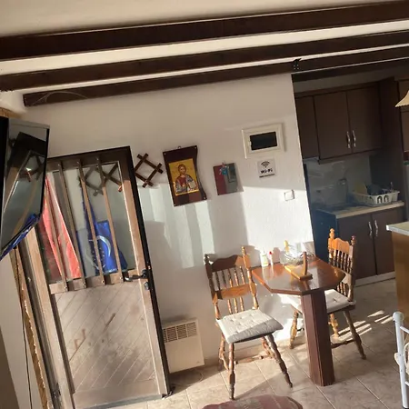 To της λίμνης 2 Casa de hóspedes Kalývia Fylaktís