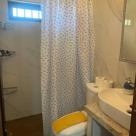 Casa de hóspedes To της λίμνης 2