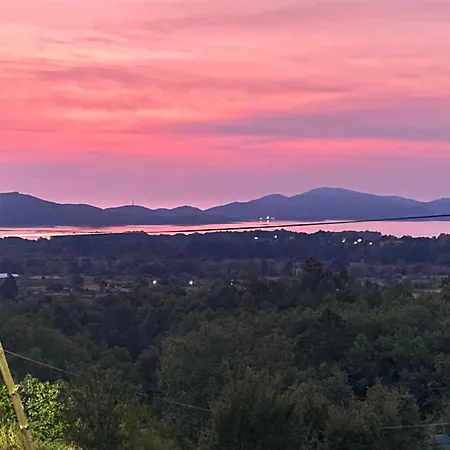 To της λίμνης 2 Gasthof Kalývia Fylaktís