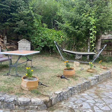 To της λίμνης 2 Gæstehus 3*
