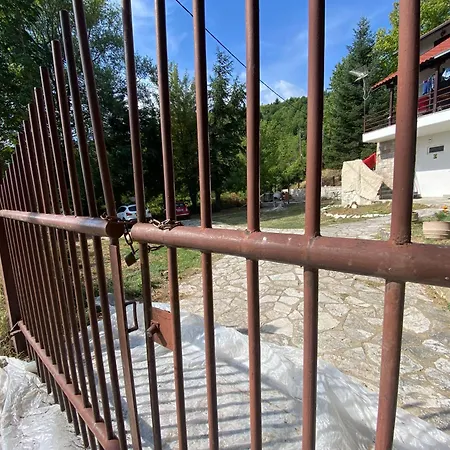 To της λίμνης 2 3*