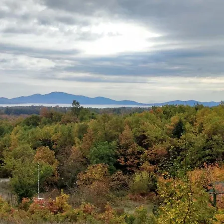 Casa de hóspedes To της λίμνης 2 3*