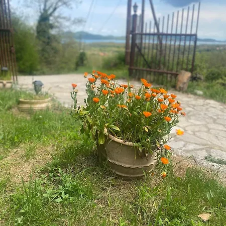 To της λίμνης 2 3*