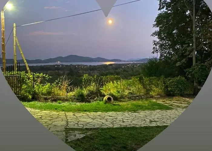 To της λίμνης 2 3* Kalývia Fylaktís