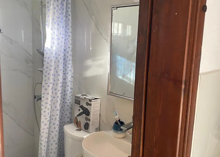 بيت ضيافة To της λίμνης 2 3*