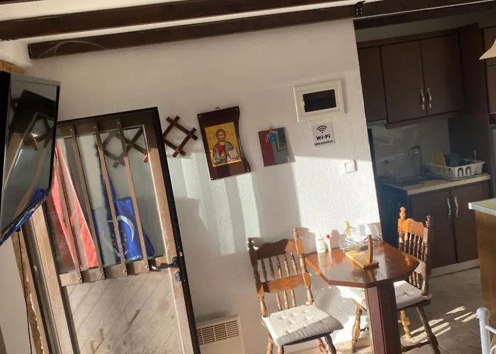 To της λίμνης 2 بيت ضيافة Kalývia Fylaktís