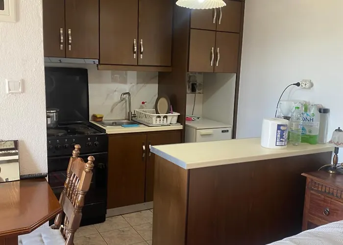 To της λίμνης 2 بيت ضيافة Kalývia Fylaktís