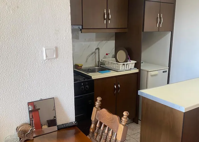 To της λίμνης 2 بيت ضيافة