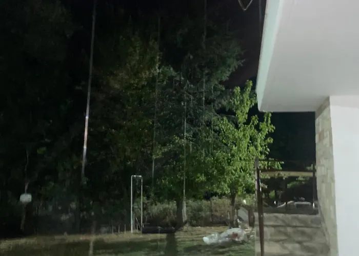 To της λίμνης 2 3* Kalývia Fylaktís