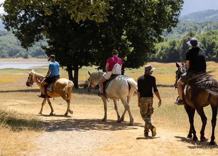 To της λίμνης 2 Kalývia Fylaktís