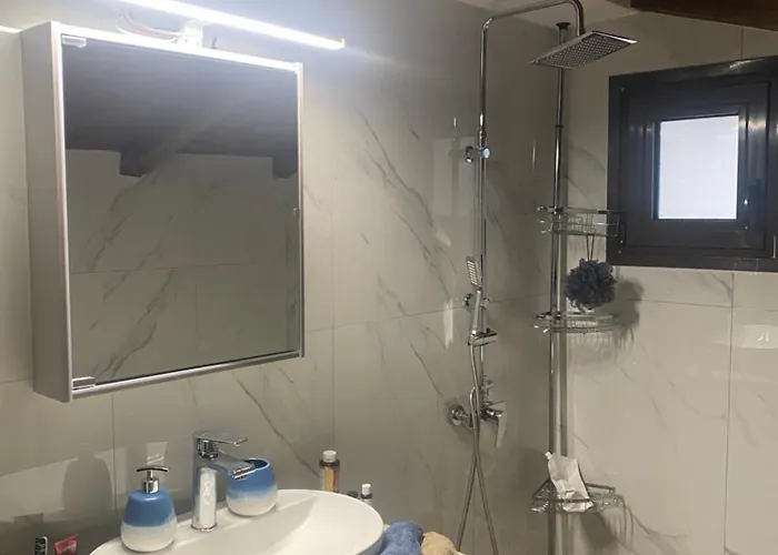 To της λίμνης 2 بيت ضيافة