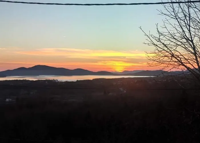 To της λίμνης 2 بيت ضيافة 3*